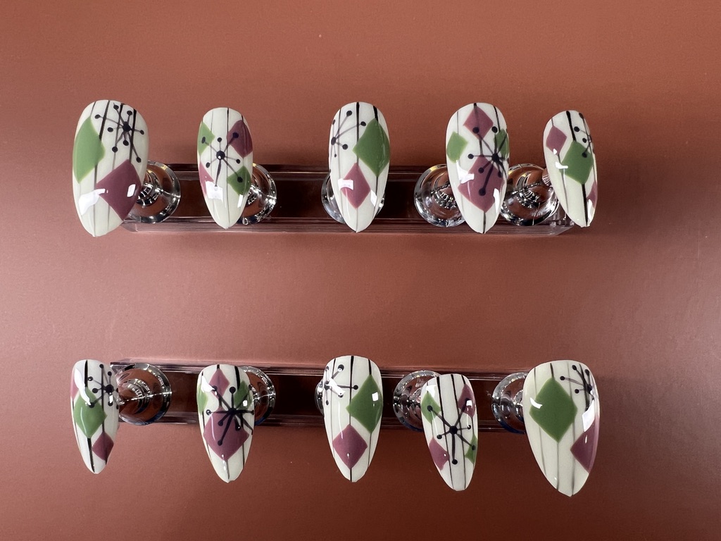 Retro nail set